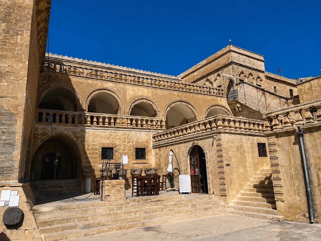 Yaşayan Müze Mardin — 400 yıllık taş konakta geleneksel zanaat gösterimi
